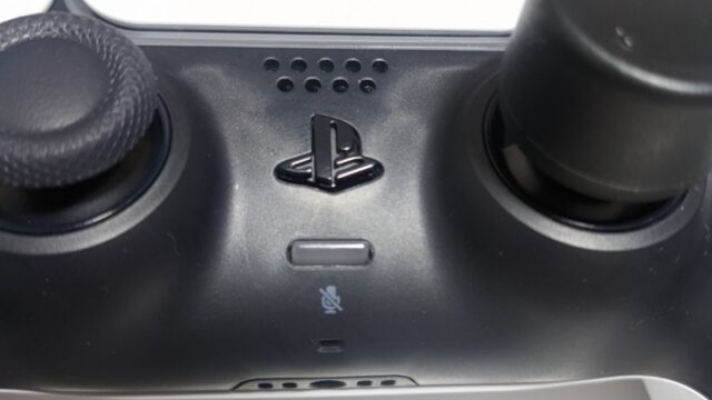 PS4とPS5のコントローラーの違いは？操作性に影響あるの？｜もちおろぐ